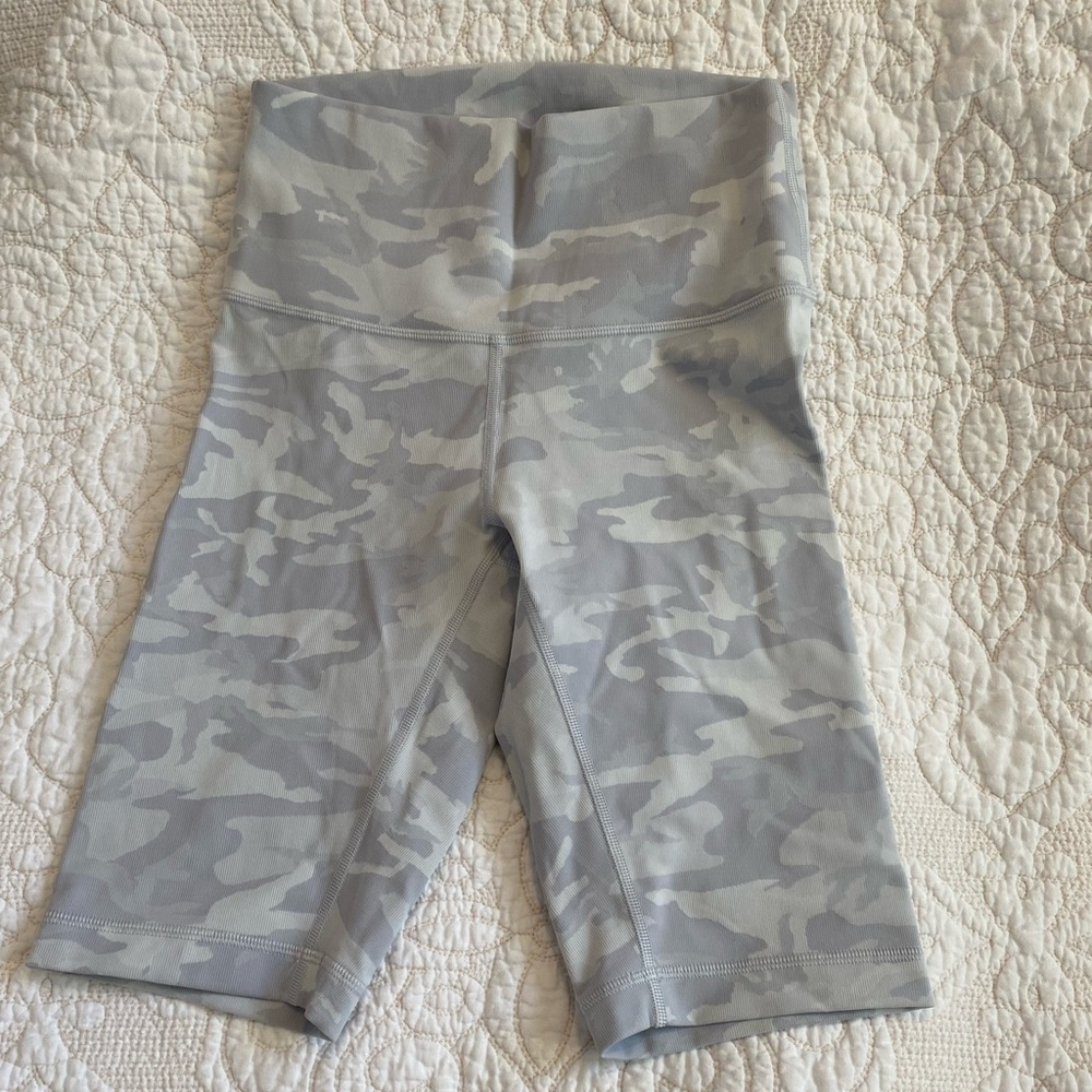 Lululemon wonder train shorts